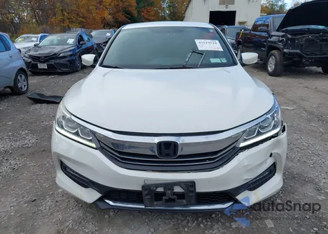 2017 Honda Accord Sport z USA, uszkodzony, nr VIN 1HGCR2F51HA066100